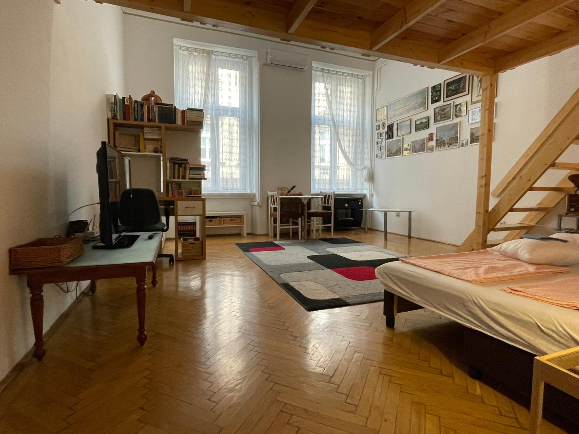 Andrassy Adventures Apartment Budapest Bagian luar foto