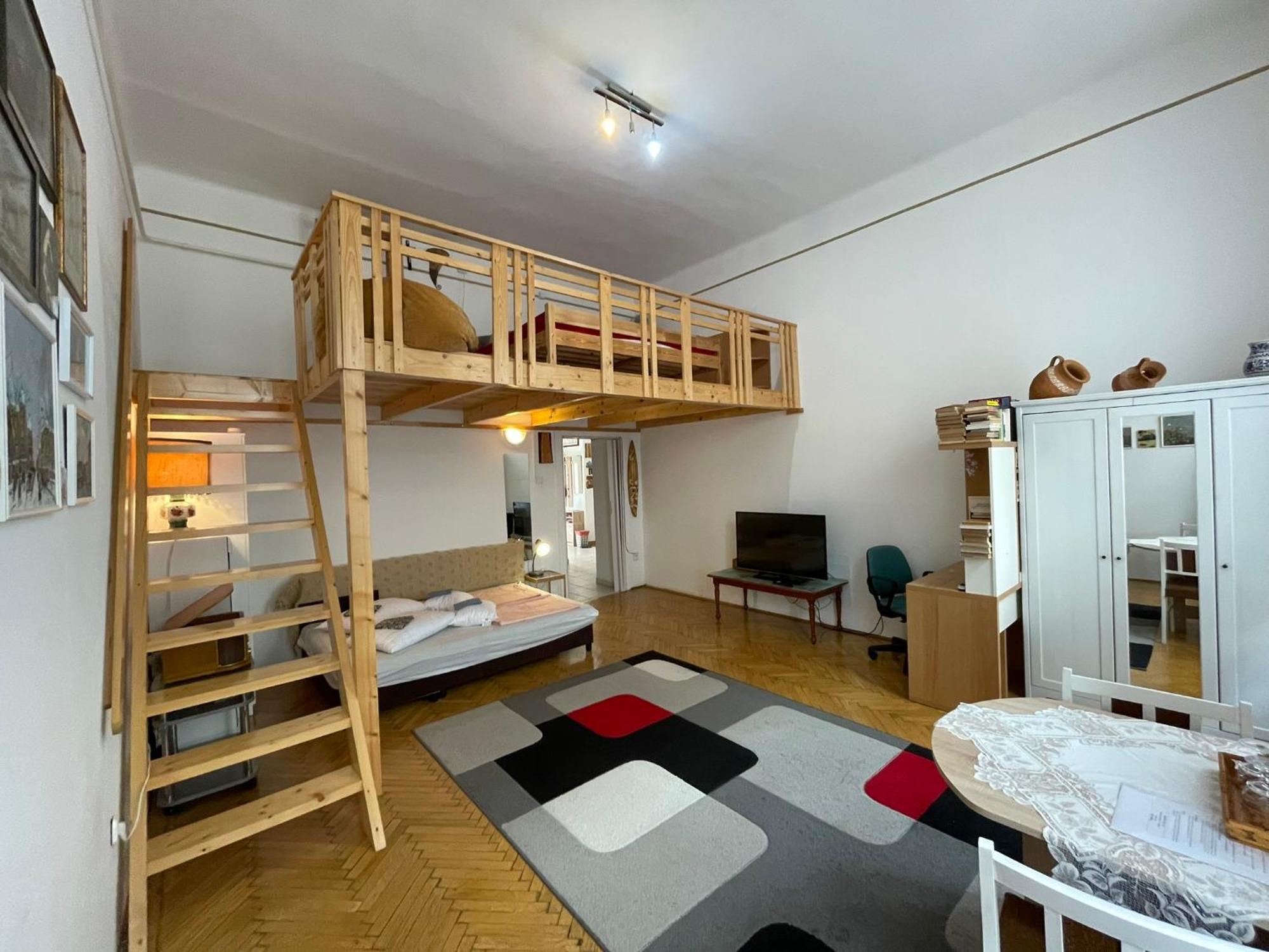 Andrassy Adventures Apartment Budapest Bagian luar foto